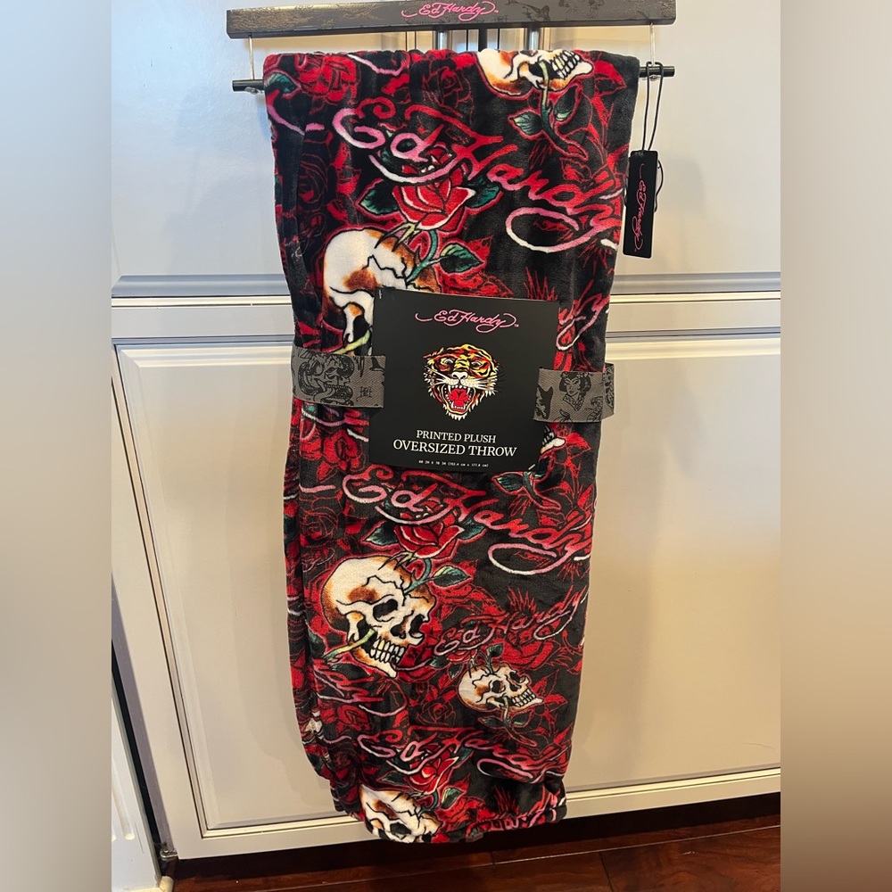 Ed Hardy Tiger Skull Floral Roses Plush Throw  Blanket- Red and Black